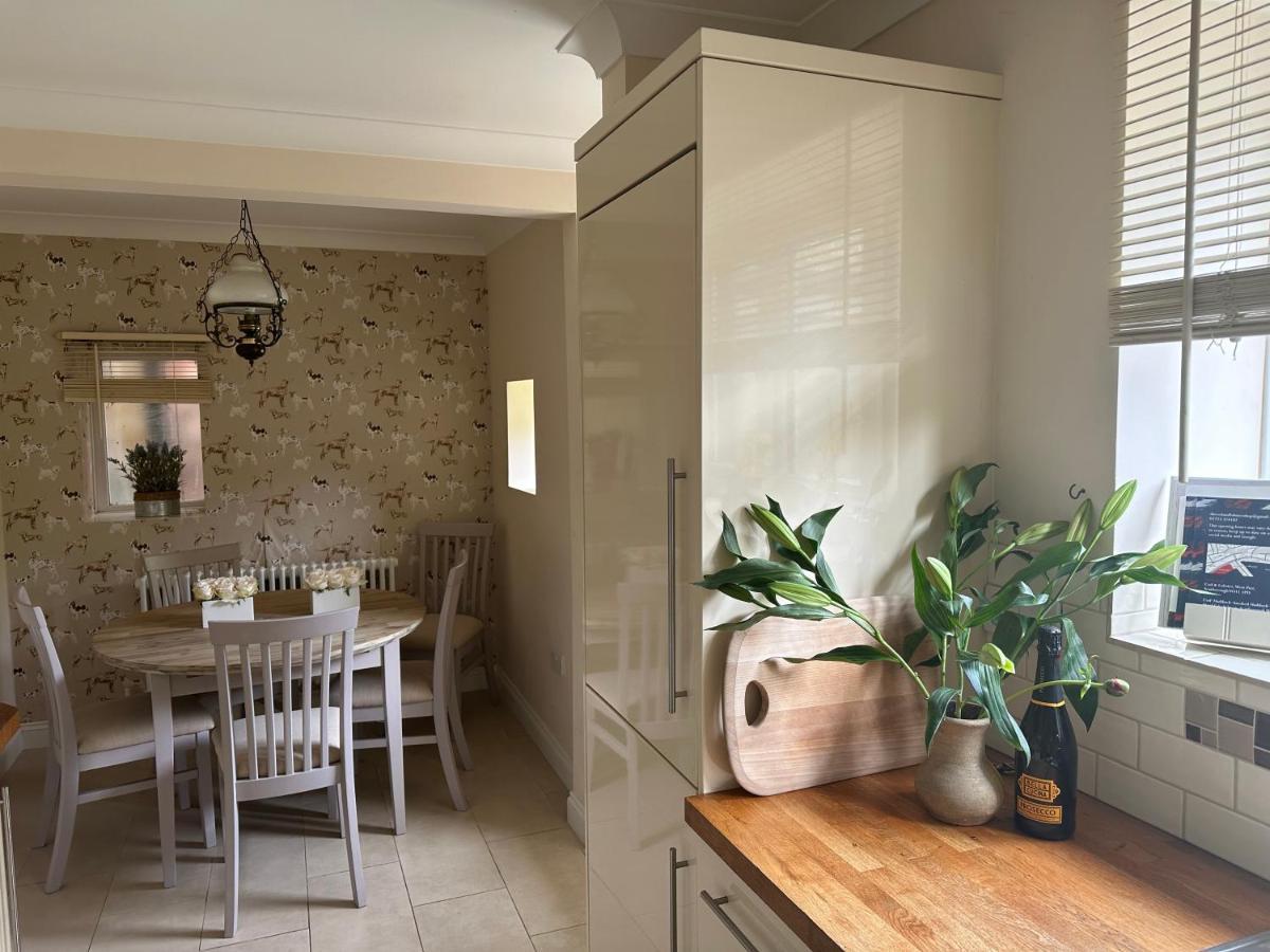 Scalby Grove Cottage สการ์โบโรห์ ภายนอก รูปภาพ